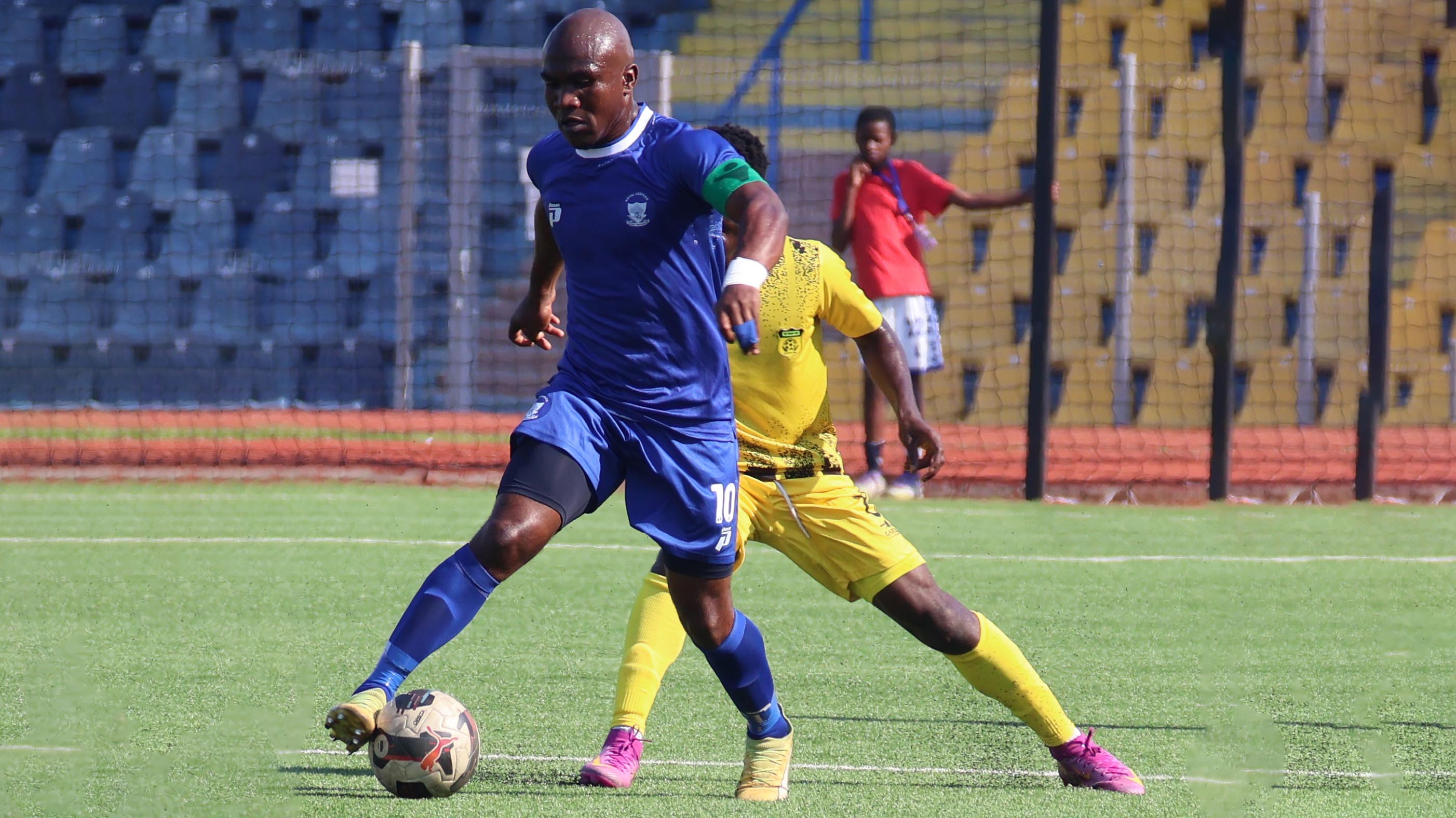 Junior Magagula (L) in action for AS Maniema Union (DRC), the club that has tabled a E260 000 offer for the Royal Leopard star. (Pic:Sanele Jele)